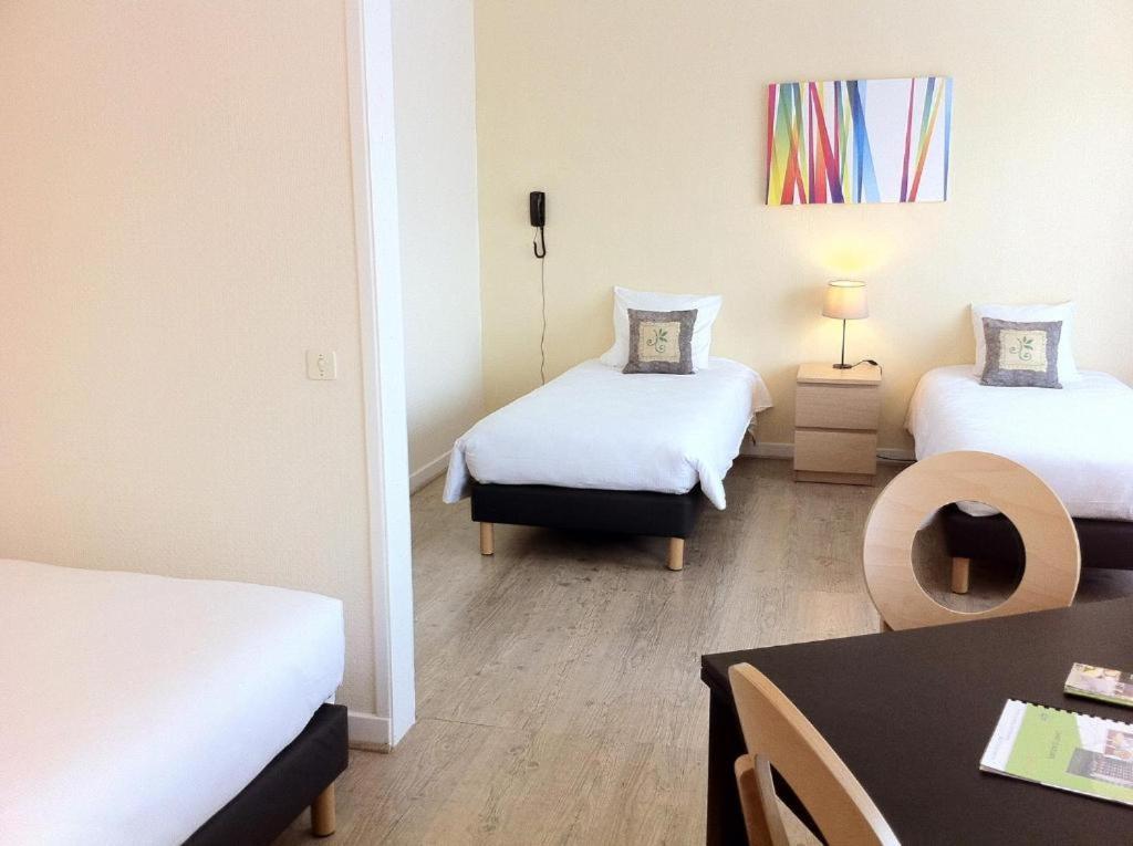 Brit Hotel Le Parc Vichy بيلريف-سور-اليي المظهر الخارجي الصورة