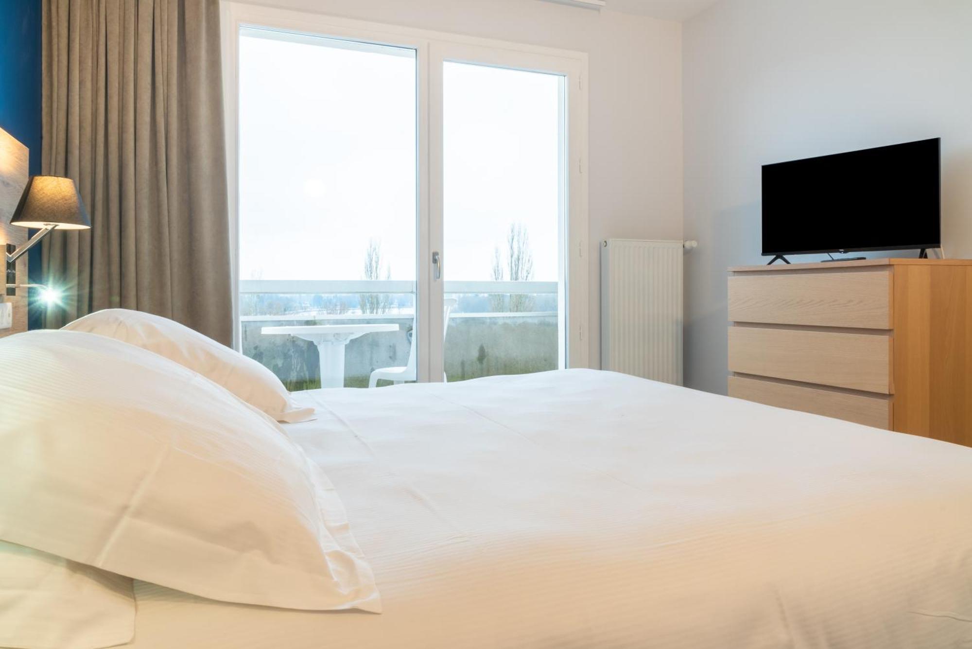 Brit Hotel Le Parc Vichy بيلريف-سور-اليي المظهر الخارجي الصورة