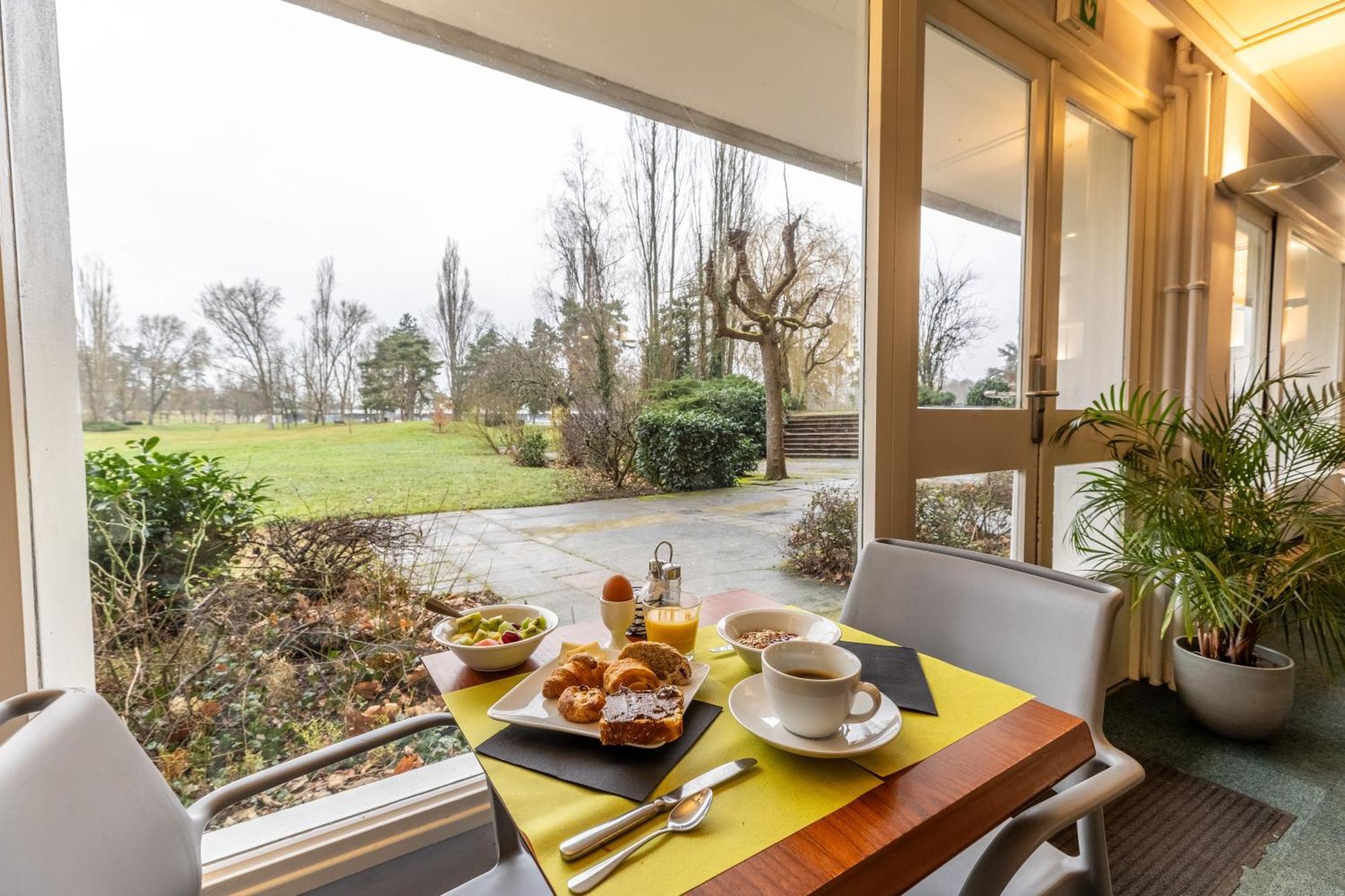 Brit Hotel Le Parc Vichy بيلريف-سور-اليي المظهر الخارجي الصورة