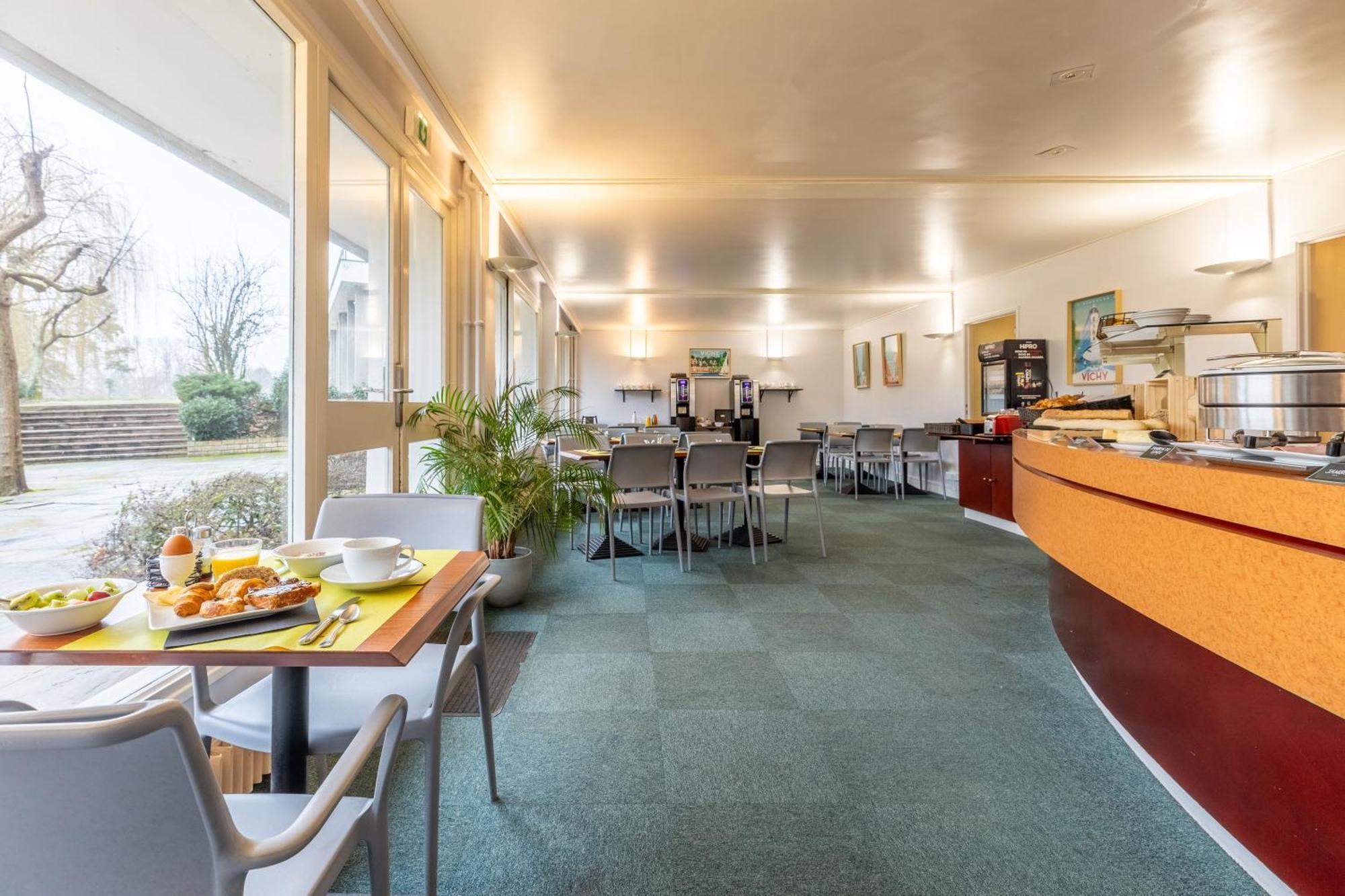 Brit Hotel Le Parc Vichy بيلريف-سور-اليي المظهر الخارجي الصورة