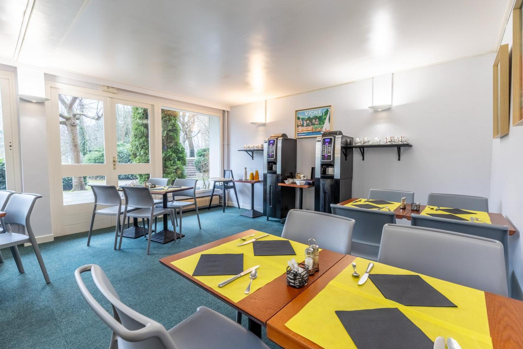 Brit Hotel Le Parc Vichy بيلريف-سور-اليي المظهر الخارجي الصورة